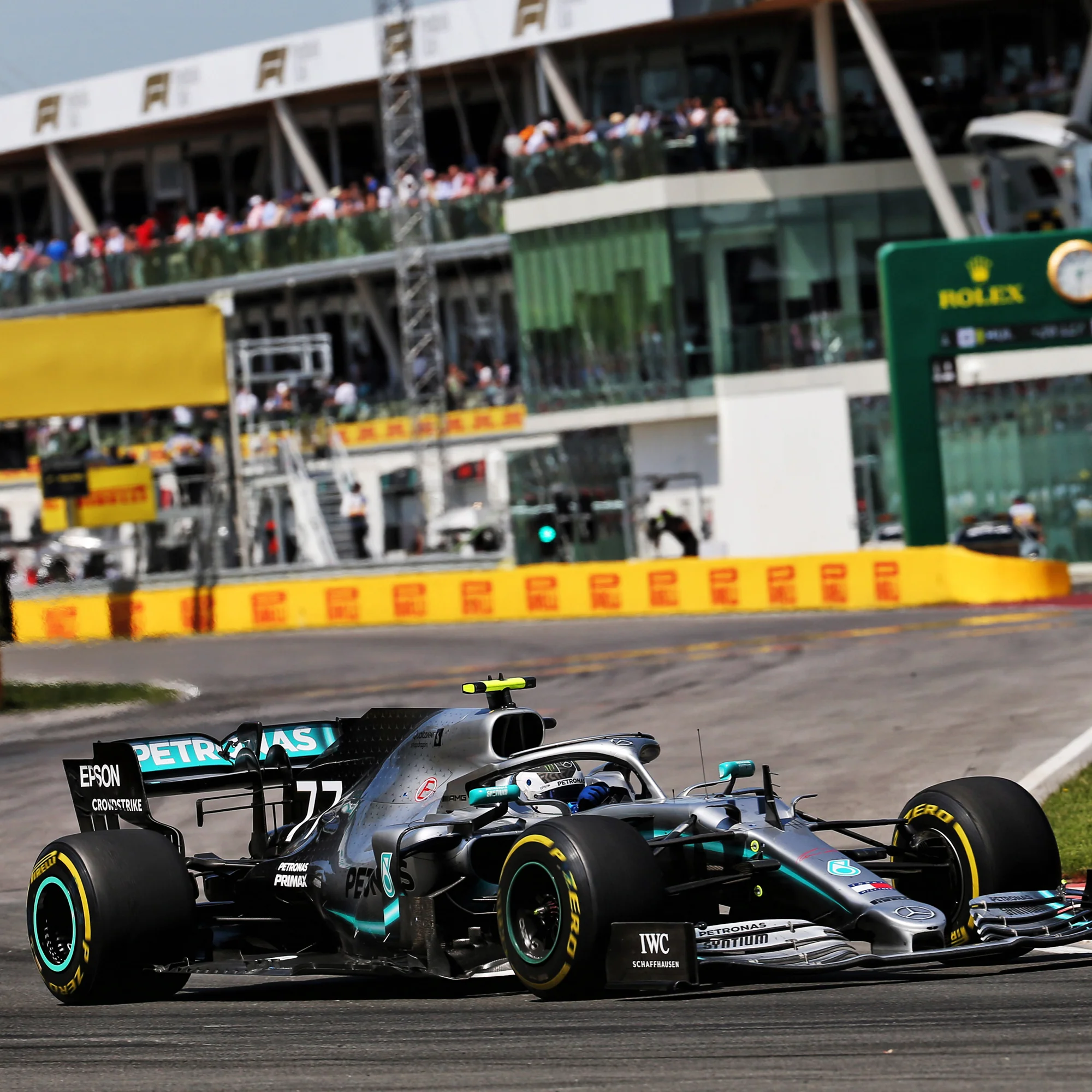 Mercedes-AMG PETRONAS F1® Team 2018 Season Used Rear Wheel Rim Table - Image 7