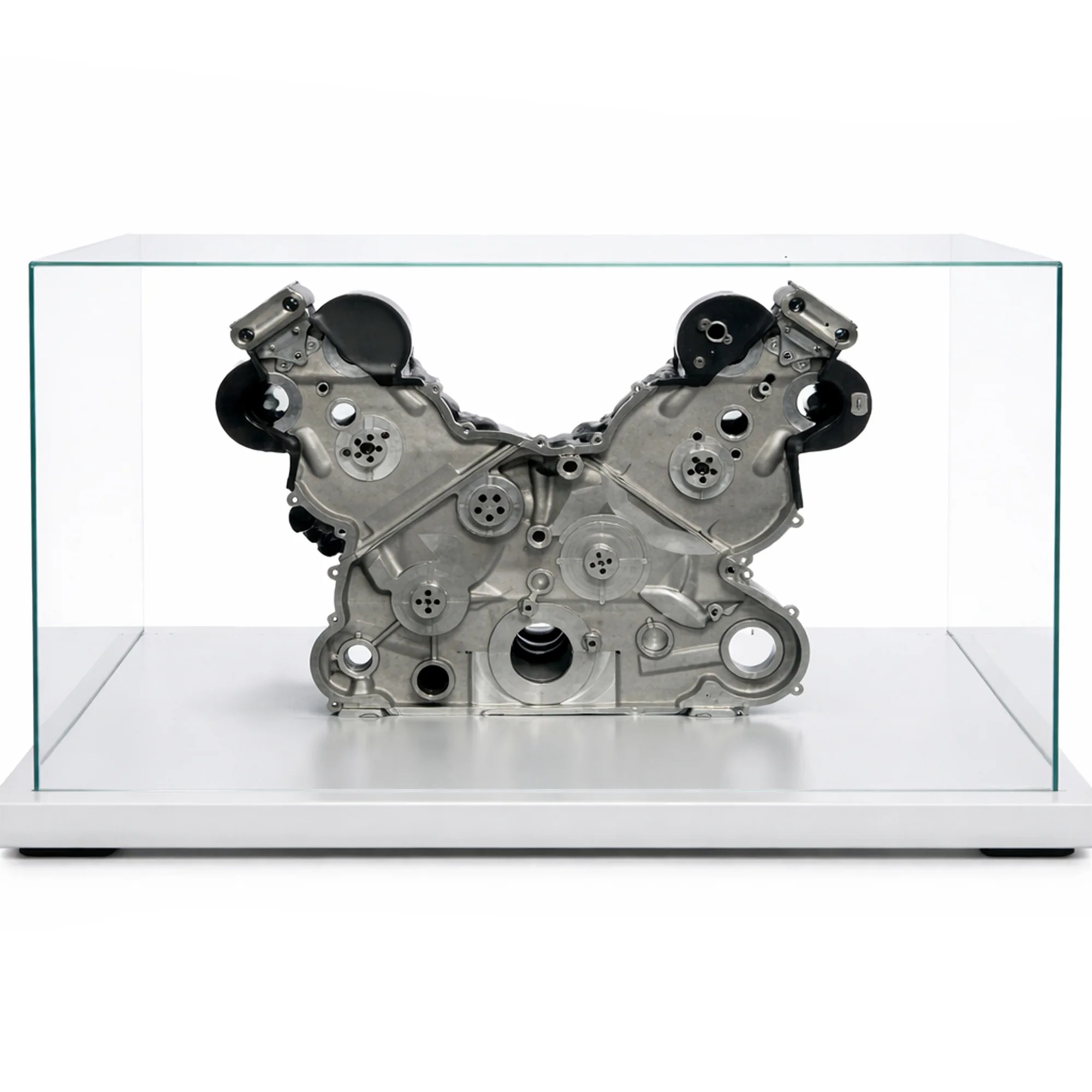 Season Launch LOT 035 – Ford Cosworth CR 3.0L V10 Engine Table - Image 6