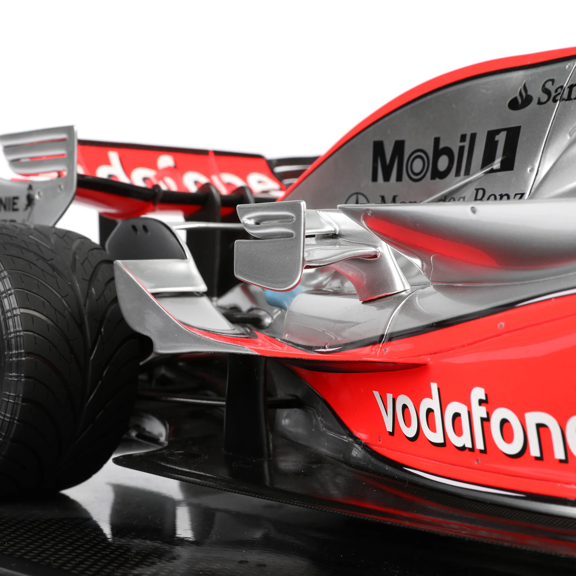 Season Launch LOT 014 – Lewis Hamilton 2008 McLaren MP4-23A 1:8 Scale Model Car - Monaco GP Amalgam - Image 9