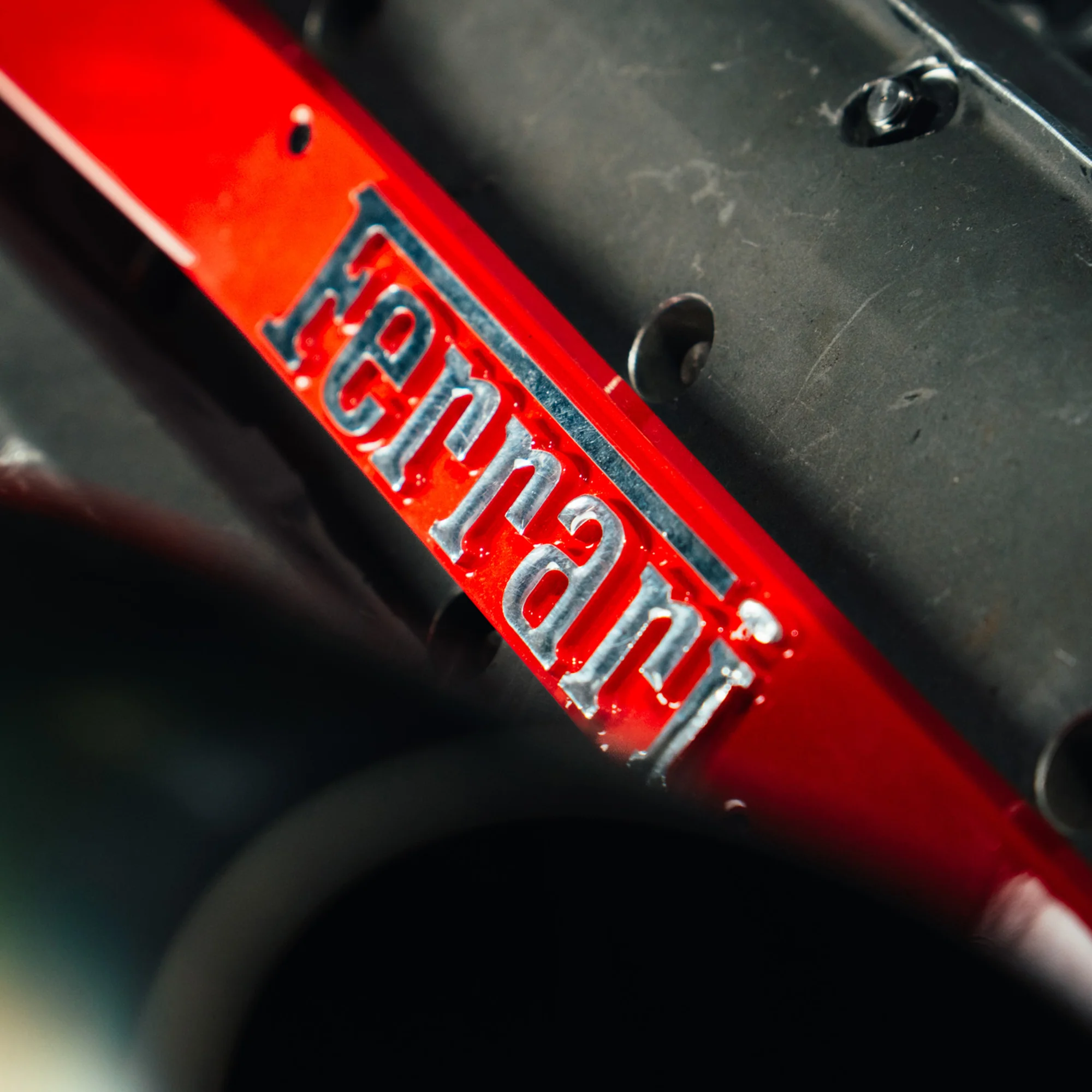 Season Launch LOT 041 – 2001 Ferrari F2001 050 Engine - Display Stand - Image 3
