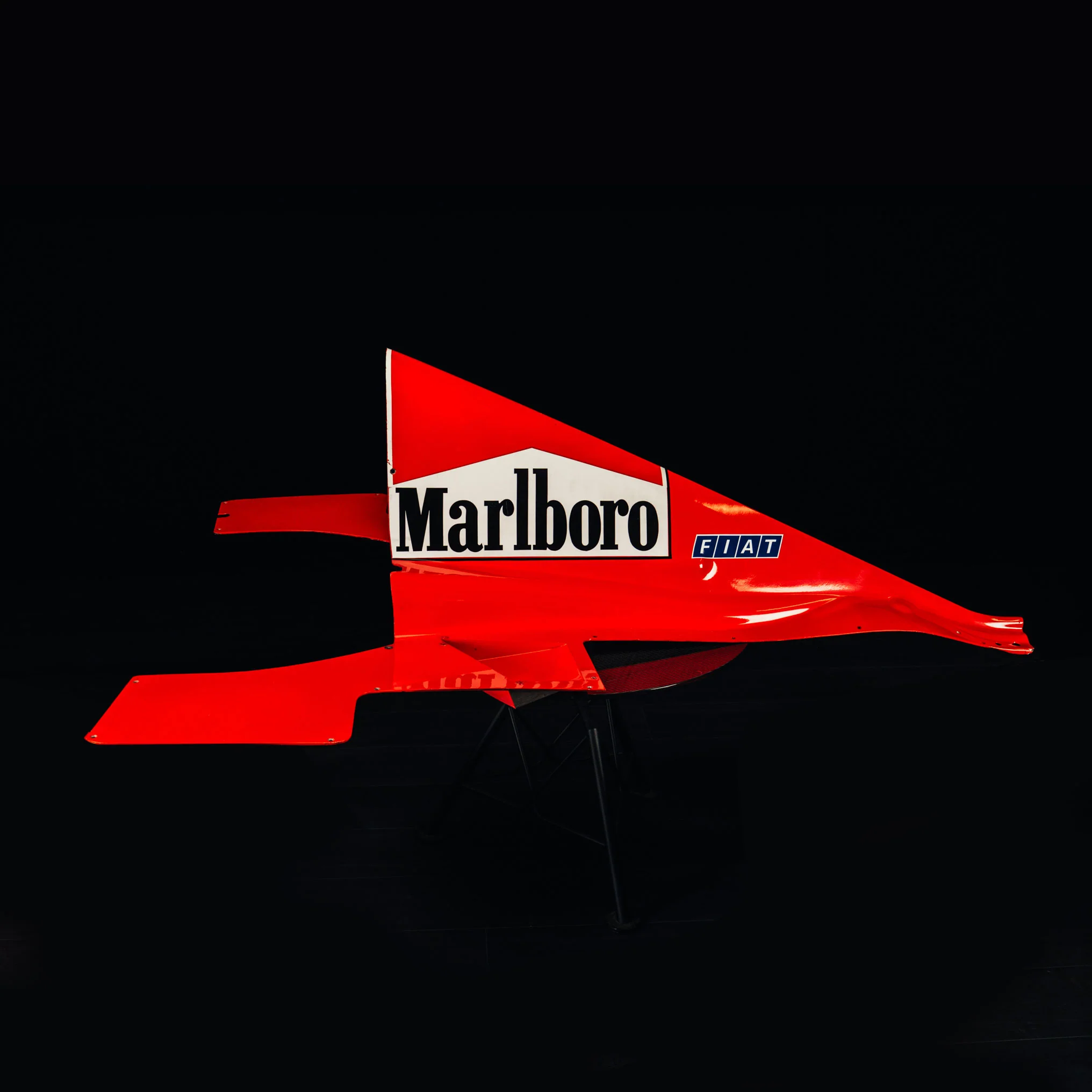 Season Launch LOT 025 – 1998 Ferrari F300 Engine Cover - Used - Image 4